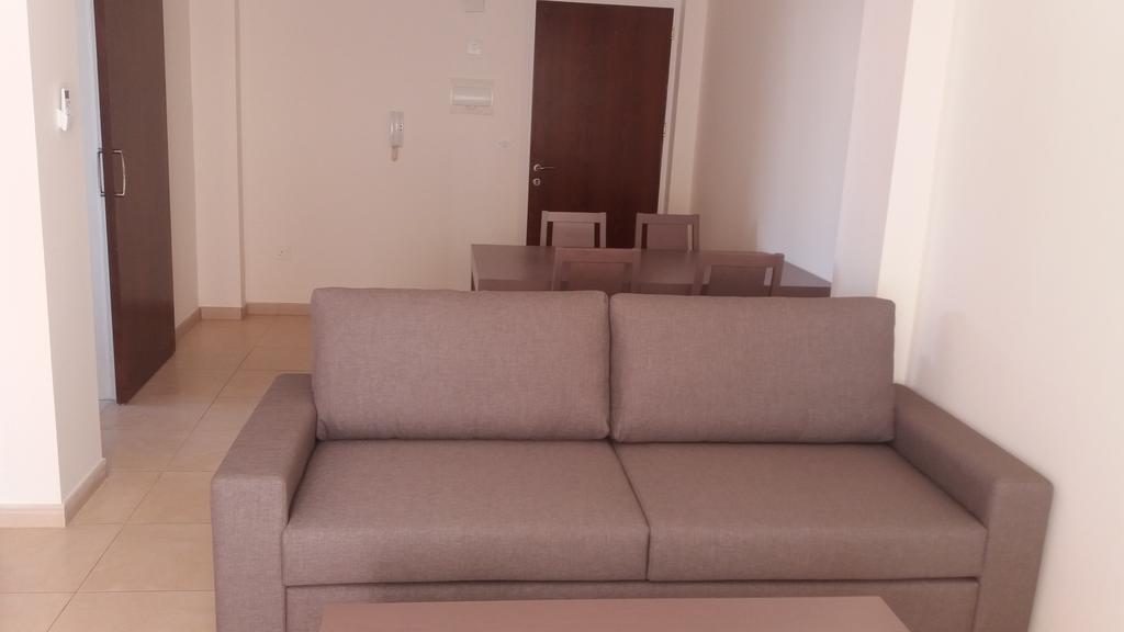 202 Mandritis Court Appartement Larnaca Buitenkant foto